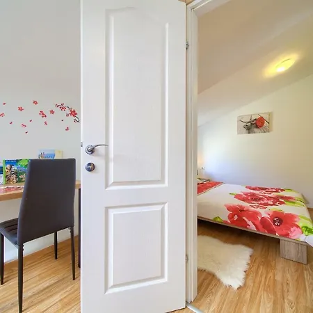 Muciceva Ravan Apartment