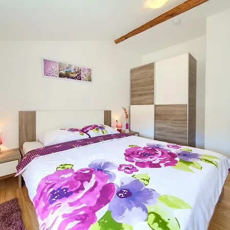 Muciceva Ravan Apartment Jurdani