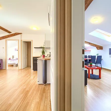Muciceva Ravan Apartment